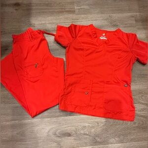 ADAR Women's Scrub Set